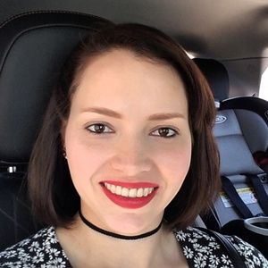 Meet your Posher, Elizabeth